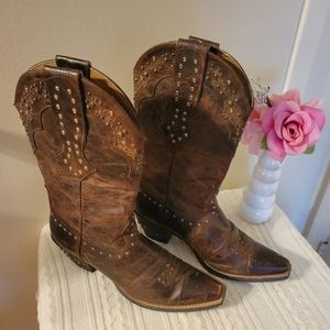 Ariat cowgirl boots ( women)